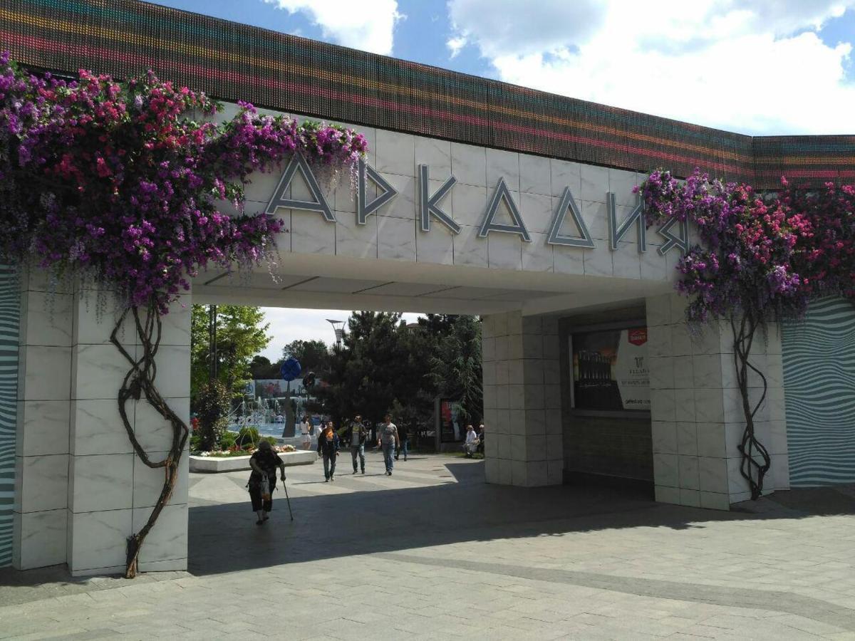 Большая Двухкомнатная Квартира В Центре Аркадии! 敖德萨 外观 照片